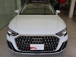 Audi正規ディーラーが高品質をお約束。高度な訓練・教育を受けたAudi専任メカニックが、100項目にもおよぶ精密な点検を実施いたします。すべてをクリアしたAudi車だけが、あなたのお手元に届けられるのです。