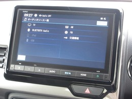 ナビゲーションはギャザズ8インチメモリーナビ(VXM-245ZFEi)が装着されております。AM、FM、フルセグTV、Bluetoothがご使用いただけます。