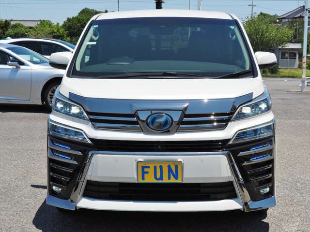 安心のワンオーナー車・内外装とてもきれいなヴェルファイアHV　ZRサイドリフトアップチルトシートが入庫しました。ご来店・お問い合わせお待ちしております。