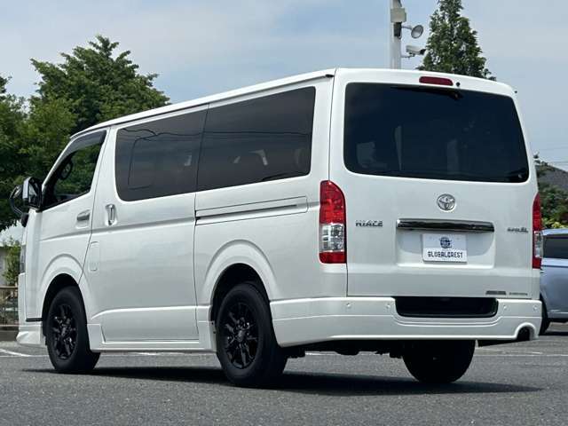 お車の詳細はお電話かメール・LINEにてご対応させて頂きます。遠方のお客様にもご安心してご契約頂けるようにご対応させて頂きます。　お気軽にお問い合わせくださいませ。
