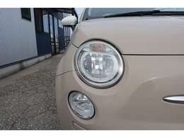 ヘッドライトも変色もなく綺麗なレンズです。　明るく前方を照らします