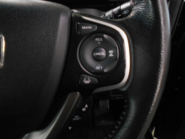 【ホンダセンシング】衝突軽減ブレーキ、誤発進抑制機能、車線維持支援、標識認識機能。路外逸脱抑制機能、等※車によって装備が異なります