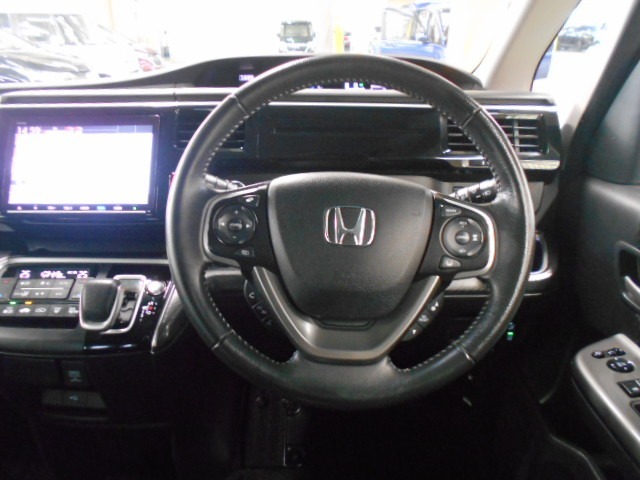 ご納車後のアフターサービス（点検、車検、板金、洗車、消耗品交換、自動車保険、等）何でもお任せ下さい。最寄りの店舗をご紹介します。末永いお付き合いをさせて頂ける様、いつでもオールスタッフでお迎え致します