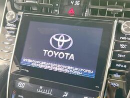 【メーカーナビ】インテリアに溶け込むスタイリッシュな「専用設計」メーカーナビを装備♪視認性や操作性など基本性能にも優れ、より上質なカーライフをお楽しみいただけます。