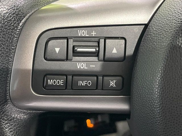 【ステアリングスイッチ】運転中、前方から目線をそらすことなく、オーディオ等の操作が可能な便利機能！安心＆快適なドライブを演出してくれます♪