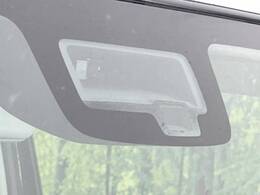【スズキ　セーフティサポート】走行中に前方の車両等を認識し、衝突しそうな時は警報とブレーキで衝突回避と被害軽減をアシスト。より安全にドライブをお楽しみいただけます。