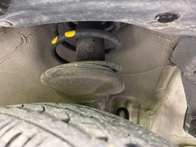お車を安心してお乗りいただく為には、足回りの定期点検が欠かせません。サービスサポート（有償保証）では無料点検もご提供しており、安心のカーライフをお過ごしいただけるサポート体制が整っています。