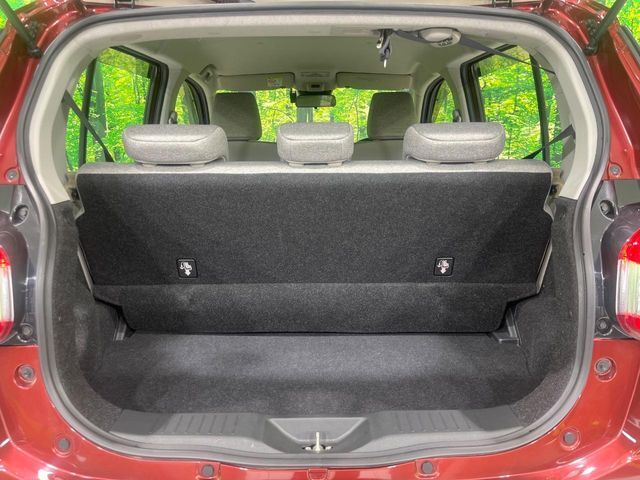普段のお買い物や通勤、送迎等に十分な荷室スペースを確保しております。セカンドシートを倒すと、大きな荷物の積載も可能です♪