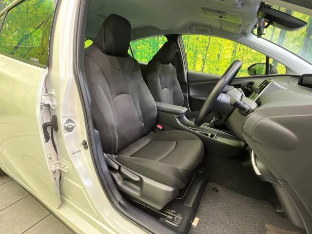 運転席シート廻りは使用感も少なく、良好な状態となっています。丁寧に使われていたことがよくわかりますね。