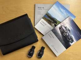 ■禁煙車　■新車時保証書　■取扱説明書　■ナビ、オーディオ取説　■スペアキー　■ディーラー点検記録簿(H24~、H29、R01、03、05)