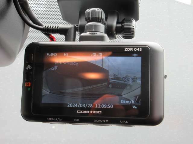 ドライブレコーダーで映像を記録できます。