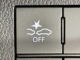 【スマートアシスト】走行中に前方の車両等を認識し、衝突しそうな時は警報とブレーキで衝突回避と被害軽減をアシスト。より安全にドライブをお楽しみいただけます。