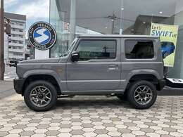 タイヤ交換などの整備がしやすい台形ホイールアーチ。