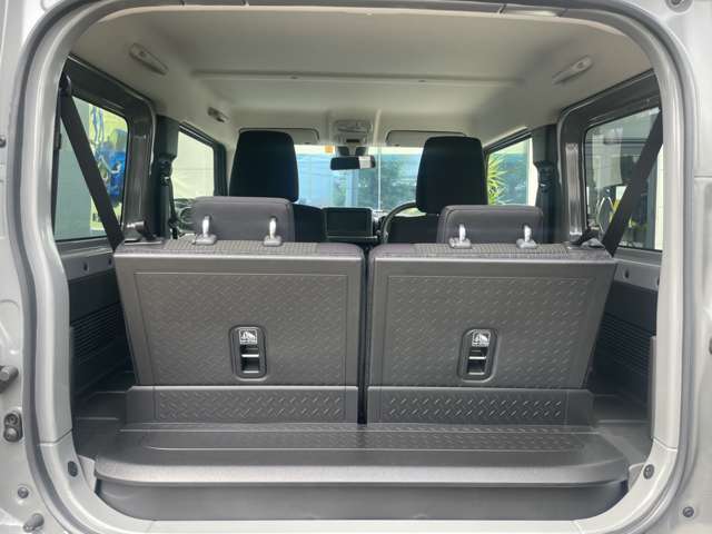 開口部も大きく、荷物の積み下ろしもスムーズでスペースを隅まで無駄なく活用できます。