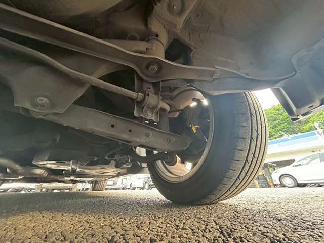 当社で整備の車両には4ヶ月の消耗品も含む無料保証付き☆オプションで1年または2年の延長の保証（更新可能）もご用意☆遠方のお客様でも安心♪お近くのディーラーさんにて保証修理をお受け出来ます☆