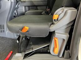気になる車はすぐにお問い合わせください！右のカーセンサー専用無料ダイヤルから、専門スタッフがお車のご質問にお答えいたします！