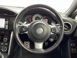 安心の全車保証付き！（※部分保証、国産車は納車後3ヶ月、輸入車は納車後1ヶ月の保証期間となります）。その他長期保証(有償)もご用意しております！※長期保証を付帯できる車両には条件がございます。