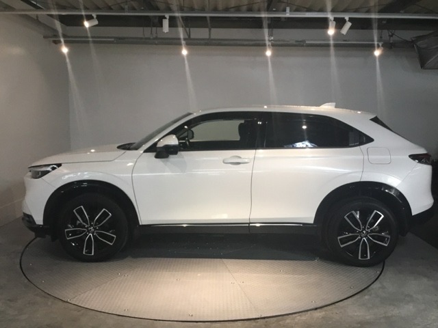 ボディーカラーは、人気色の【プラチナホワイトパール】