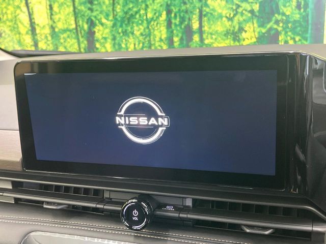 【純正12.3型ナビ】人気の純正ナビを装備。オーディオ機能も充実しており、Bluetooth接続すればお持ちのスマホやMP3プレイヤーの音楽を再生可能！毎日の運転がさらに楽しくなります！！