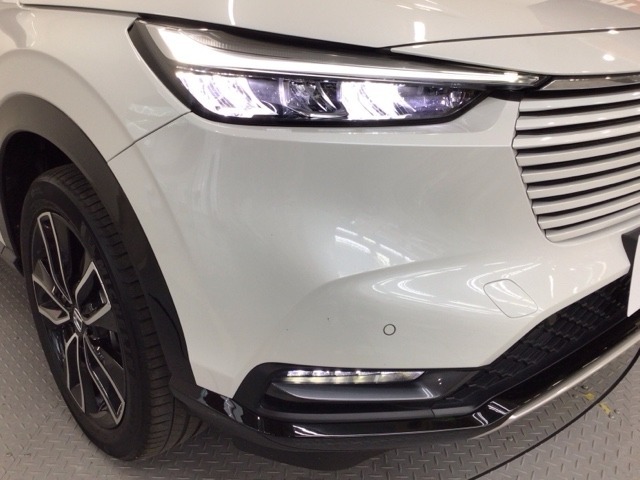 【LEDヘッドライト】ディスチャージヘッドライト（HID）と同等の明るさで、夜道や雨天走行が明るく視界良好！！　フォグライトも装備で、安心感さらにUPです♪安心ドライブを楽しんで下さい♪