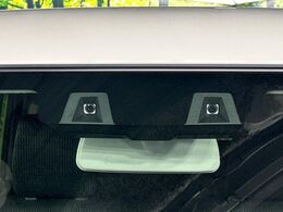 【スズキ　セーフティサポート】走行中に前方の車両等を認識し、衝突しそうな時は警報とブレーキで衝突回避と被害軽減をアシスト。より安全にドライブをお楽しみいただけます。