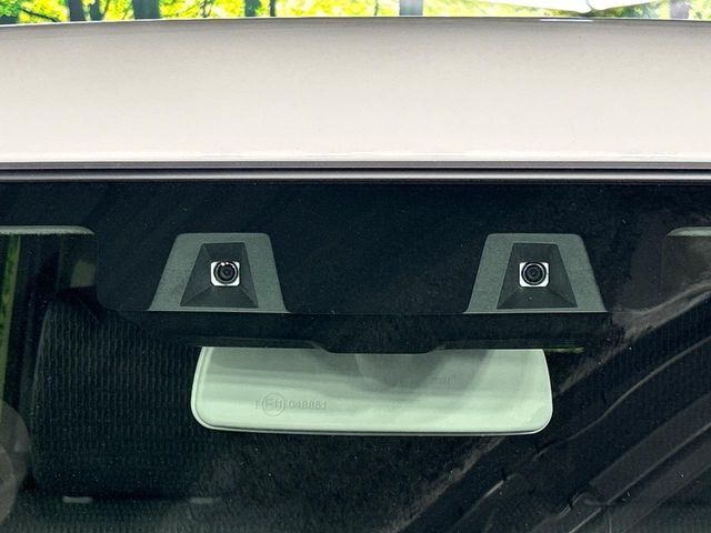 【スズキ　セーフティサポート】走行中に前方の車両等を認識し、衝突しそうな時は警報とブレーキで衝突回避と被害軽減をアシスト。より安全にドライブをお楽しみいただけます。