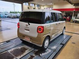 バックモニター付きです。Rギアに入れるとナビに後方の画面が映り安心です。（ナビ代は別途かかります。詳細はスタッフまでお問い合わせください）