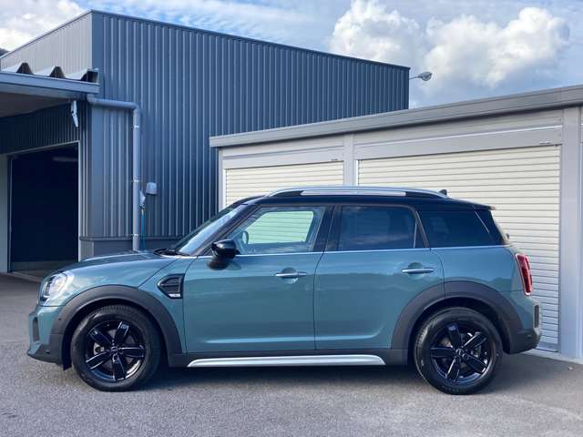 黒ルーフと黒ホイールが、かっこいいです