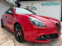 ボディーカラーはレッドです。