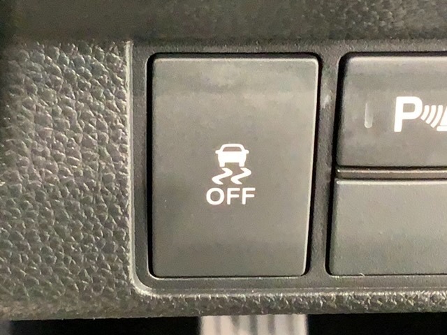 横滑り防止装置がついています。いざという時に安心ですね。