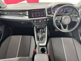 Audiのインテリアはエクステリア同様、優れたデザイン性とクオリティ、そして機能性を兼ね備えております。