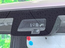 【スズキ　セーフティサポート】走行中に前方の車両等を認識し、衝突しそうな時は警報とブレーキで衝突回避と被害軽減をアシスト。より安全にドライブをお楽しみいただけます。