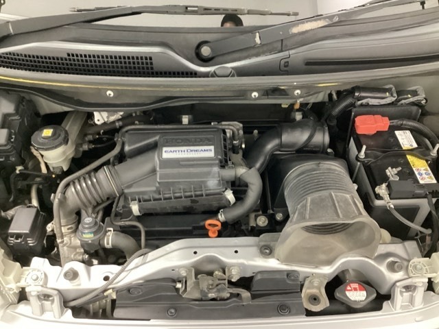 ホンダスタッフがしっかり整備して保証付きにてお渡し致します。エンジンルーム＆室内ルームともにクリーニング済みで清潔です。快適なドライブをお楽しみください。