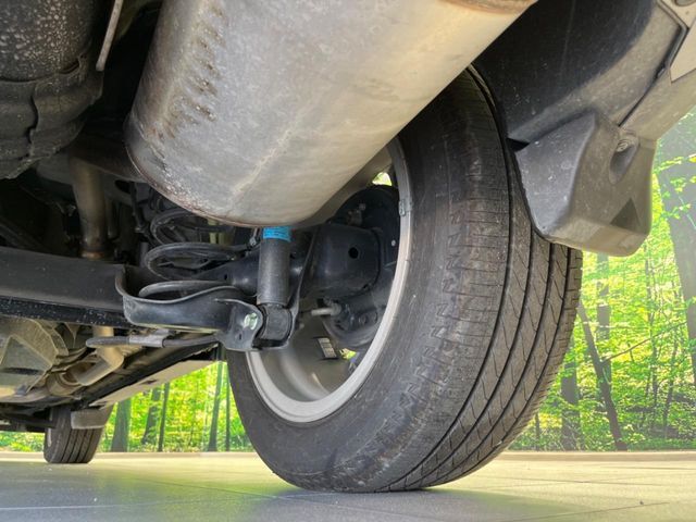 お車を安心してお乗りいただく為には、足回りの定期点検が欠かせません。サービスサポート（有償保証）では無料点検もご提供しており、安心のカーライフをお過ごしいただけるサポート体制が整っています。