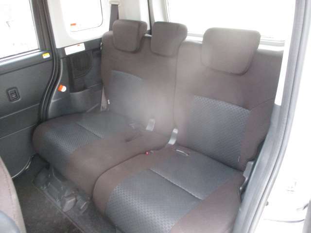 お客様に隅々まで見ていただけるよう展示車両は常に綺麗に仕上げております！お客様のご来店、スタッフ一同心よりお待ち申し上げます。
