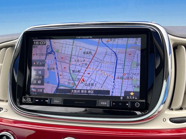 ●ナビ:一体感のあるナビは、高級感ある車内を演出してくれます。オーディオ機能も充実しておりますので、運転もより楽しめます♪