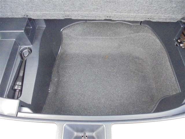 ☆ラゲージルーム下には、大容量収納可能なスペースもあるのでたくさんのお荷物もお積み頂けます♪