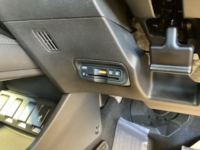 ETC付いてます。ETCが使用可能な道路通行料はキャッシュレスでスマートに走行できます。再セットアップして納車致します。