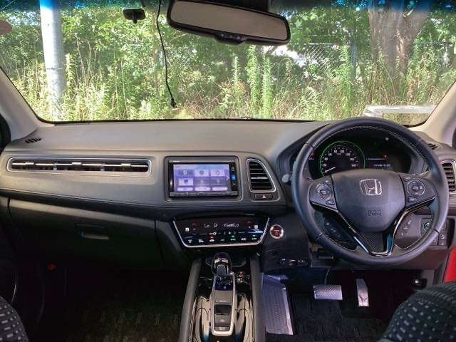 フロントガラスが大きく、ワイドな視界で運転もしやすくなるように、設計されています。