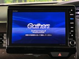 【純正ナビ】人気の純正ナビを装備しております。ナビの使いやすさはもちろん、オーディオ機能も充実！キャンプや旅行はもちろん、通勤や買い物など普段のドライブも楽しくなるはず♪