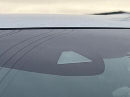 【ホンダセンシング】走行中に前方の車両等を認識し、衝突しそうな時は警報とブレーキで衝突回避と被害軽減をアシスト。より安全にドライブをお楽しみいただけます。