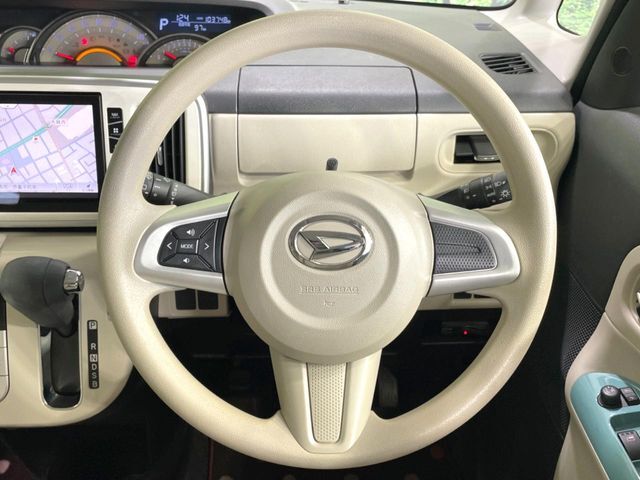 ステアリングも使用感が少なく、きれいな状態となっております♪