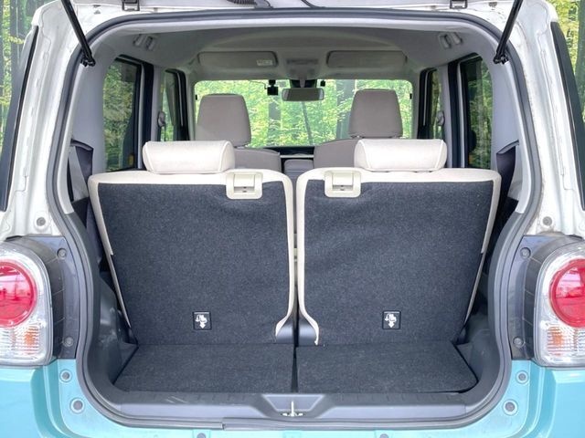 普段のお買い物や通勤、送迎等に十分な荷室スペースを確保しております。セカンドシートを倒すと、大きな荷物の積載も可能です♪