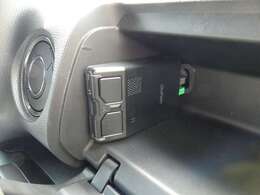 純正ドライブレコーダー前後が装着されています