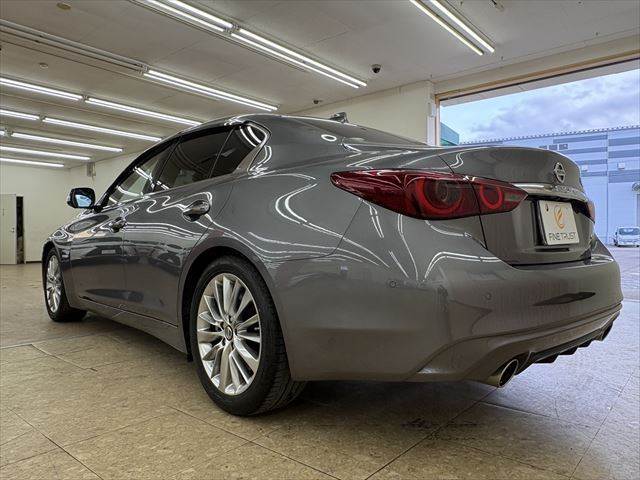 店舗敷地内に駐車スペースもございます。お車でのご来場をお考えの方はご安心ください♪