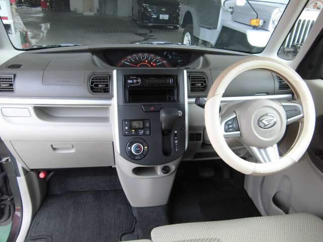 操作しやすい運転席廻り！操作パネルも使いやすくドライブが楽しくなります