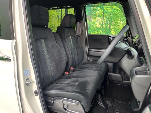 運転席シート廻りは使用感も少なく、良好な状態となっています。丁寧に使われていたことがよくわかりますね。