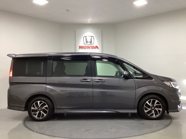 購入後も自社指定整備工場完備でお客様の愛車をしっかりサポート致します！御納車時には安全かつ安心してお乗り頂けるようホンダ専門知識を持つ整備スタッフが点検・整備・装備も説明をしてお渡ししております。