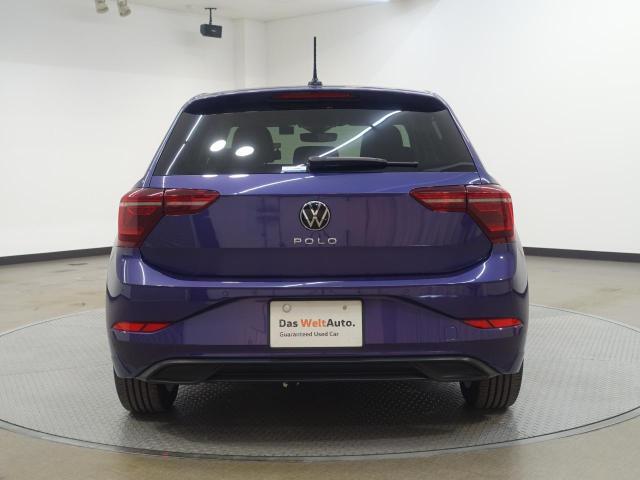 当社クリーニング工場にてまるまるクリーニングを行い、内装外装エンジンルームや見えない細部までくまなく洗浄しております。