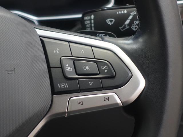 メーター周りの操作もステアリングスイッチでラクラク！